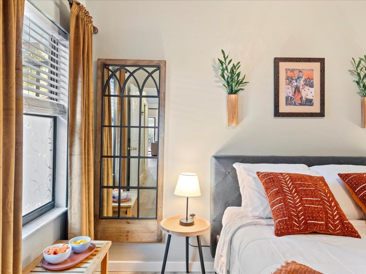 Artist'S Tower Townhome Just Renovated W Loft Gainesville Buitenkant foto