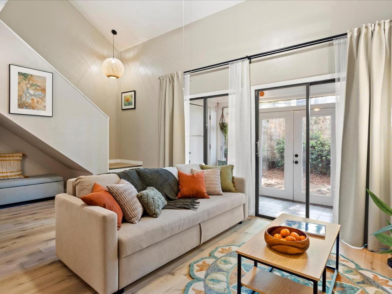 Artist'S Tower Townhome Just Renovated W Loft Gainesville Buitenkant foto