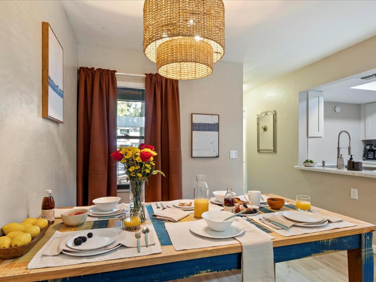 Artist'S Tower Townhome Just Renovated W Loft Gainesville Buitenkant foto
